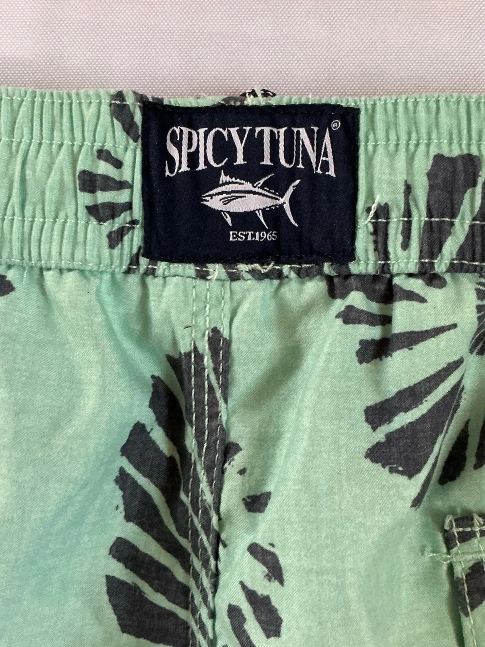 Spicy Tuna Green & Navy Blue Leaf Print Swim Trunks Size Large